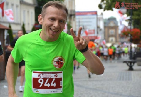 Paweł Górka Radom biegnie w półmaratonie Radomskiego Czerwca