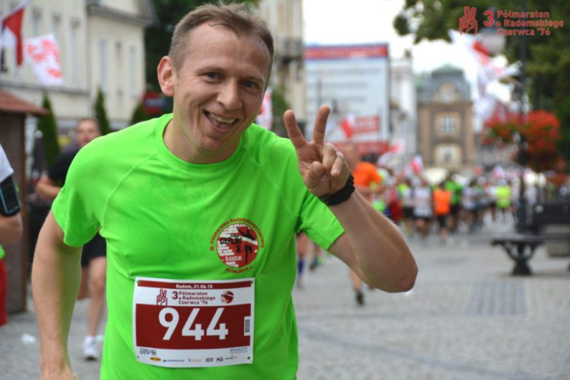 Paweł Górka Radom biegnie w półmaratonie Radomskiego Czerwca