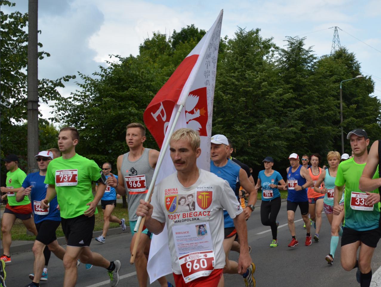 polmaratonradom-2015-bosy-biegacz-pawel-mej-